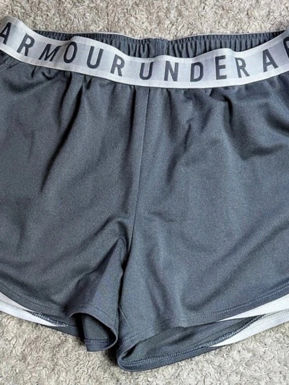 Under Armour Tech Play Up Shorts Gray & White Women's Medium
